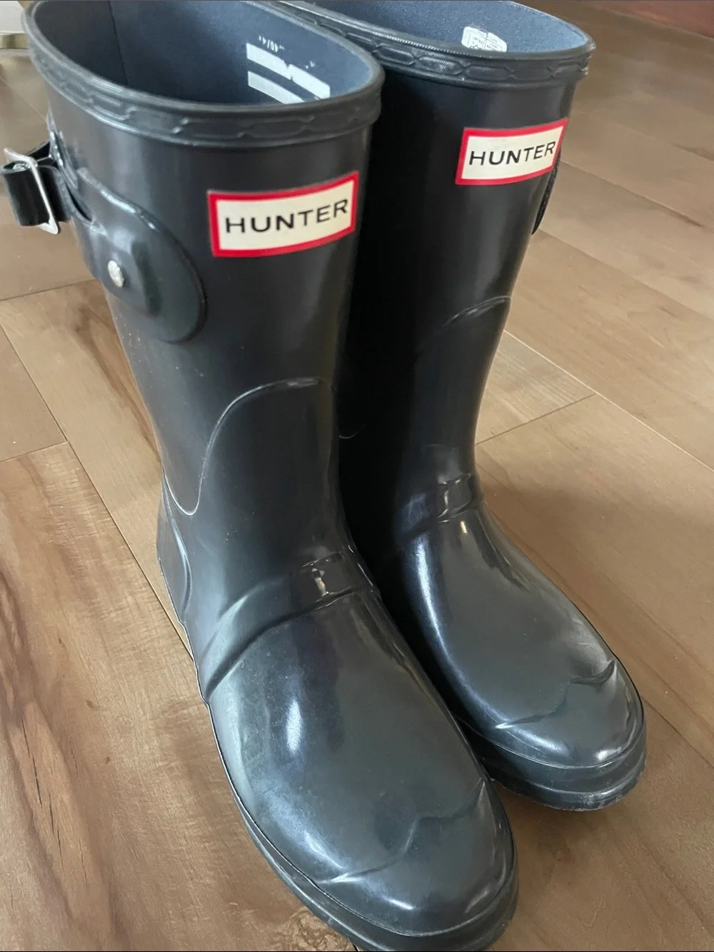 Hunter sleek glossy